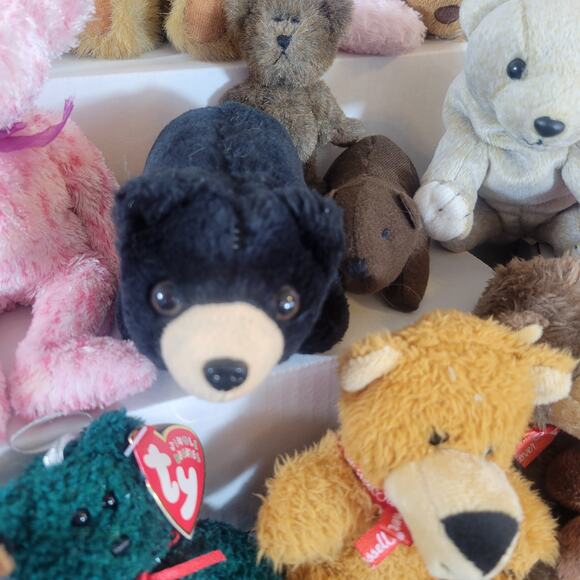 Lot of 24 Small Plush Bears - TY, Russ, Assorted Some Vintage Collectibles - Picture 12 of 16